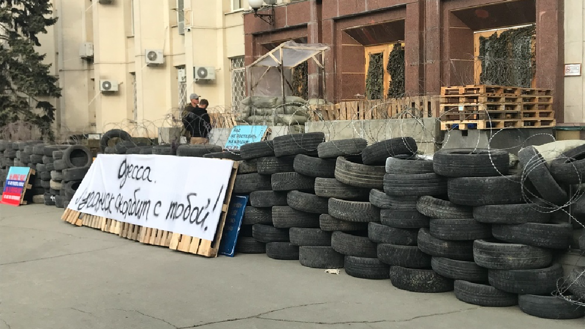 «Одеса. Луганськ сумує з тобою!»: росіяни знімають в окупованому Сімферополі фільм про «події в 2014 році в Луганській області»